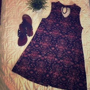 NWOT patterned swing dress with keyhole neckline